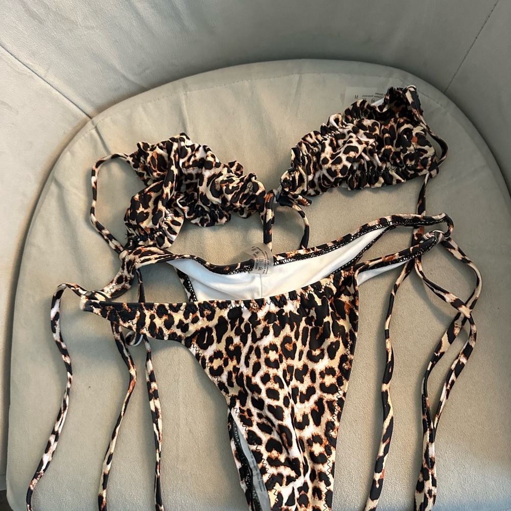 Leopard Print Bikini Set - Picture 2 of 2